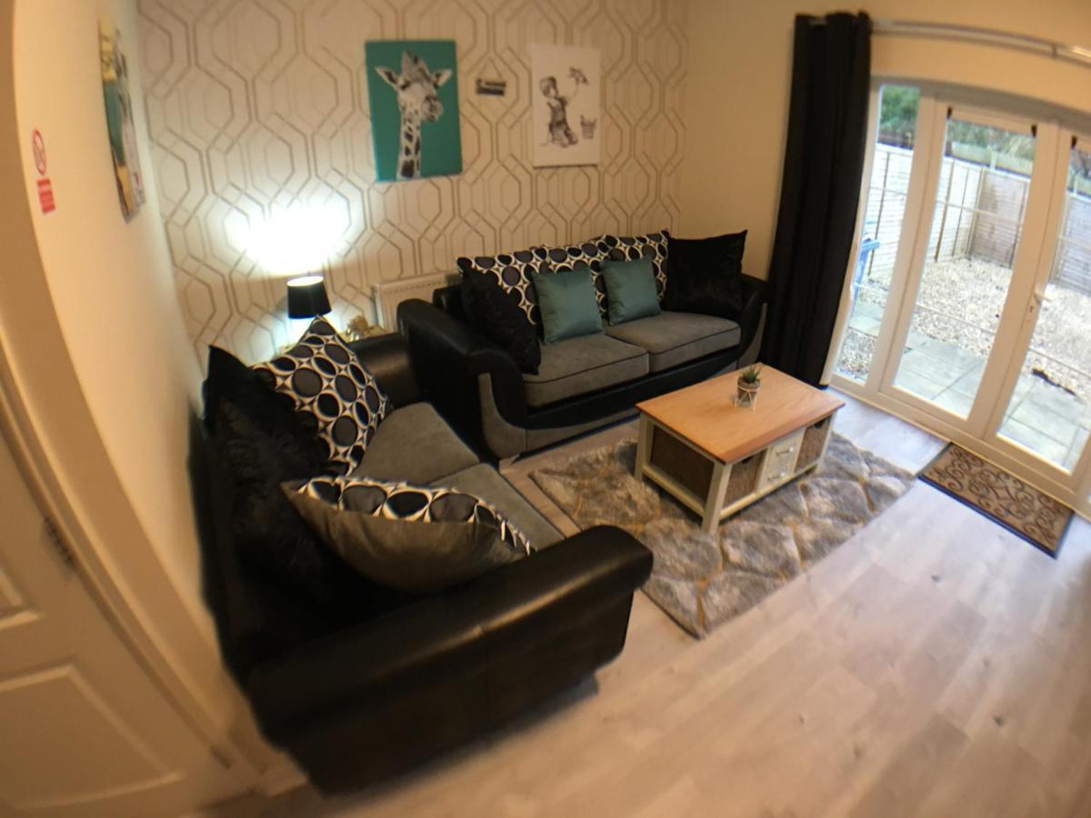 Very Large House, 6 Beds, 4 Bedrooms, 3 Bathrooms, 5 Smart Tv'S & Van Parking บอสตัน ภายนอก รูปภาพ