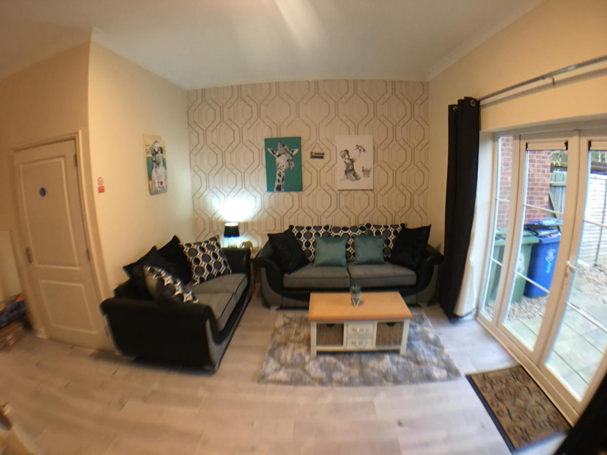 Very Large House, 6 Beds, 4 Bedrooms, 3 Bathrooms, 5 Smart Tv'S & Van Parking บอสตัน ภายนอก รูปภาพ